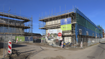 908825 Gezicht op de bouw van het project 'De Omloop' aan de Dukaatlaan aan de zuidzijde van de nieuwbouwbuurt ...